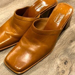 BRAVO Browns Made in Italy caramel color slip on shoes. Size 37 1/2
